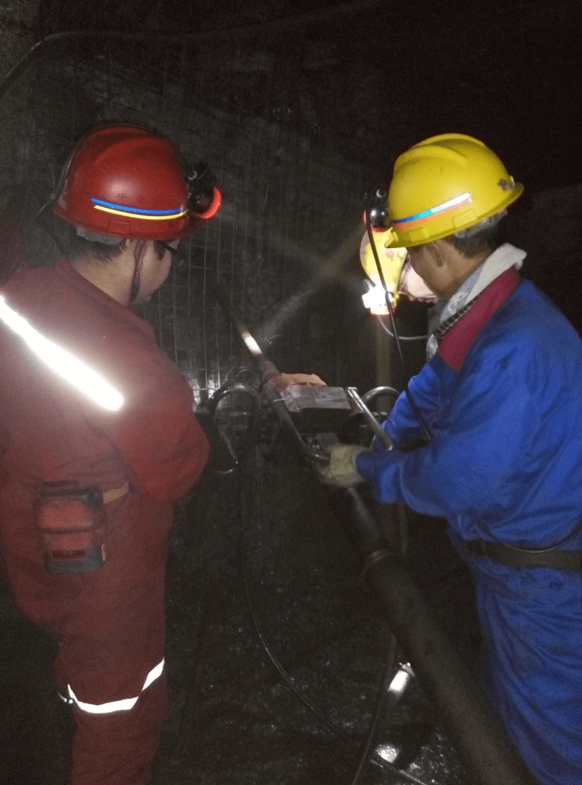 伊泰集團再次喜提2臺氣動架柱式鉆機，煤礦大佬為何獨寵巨匠